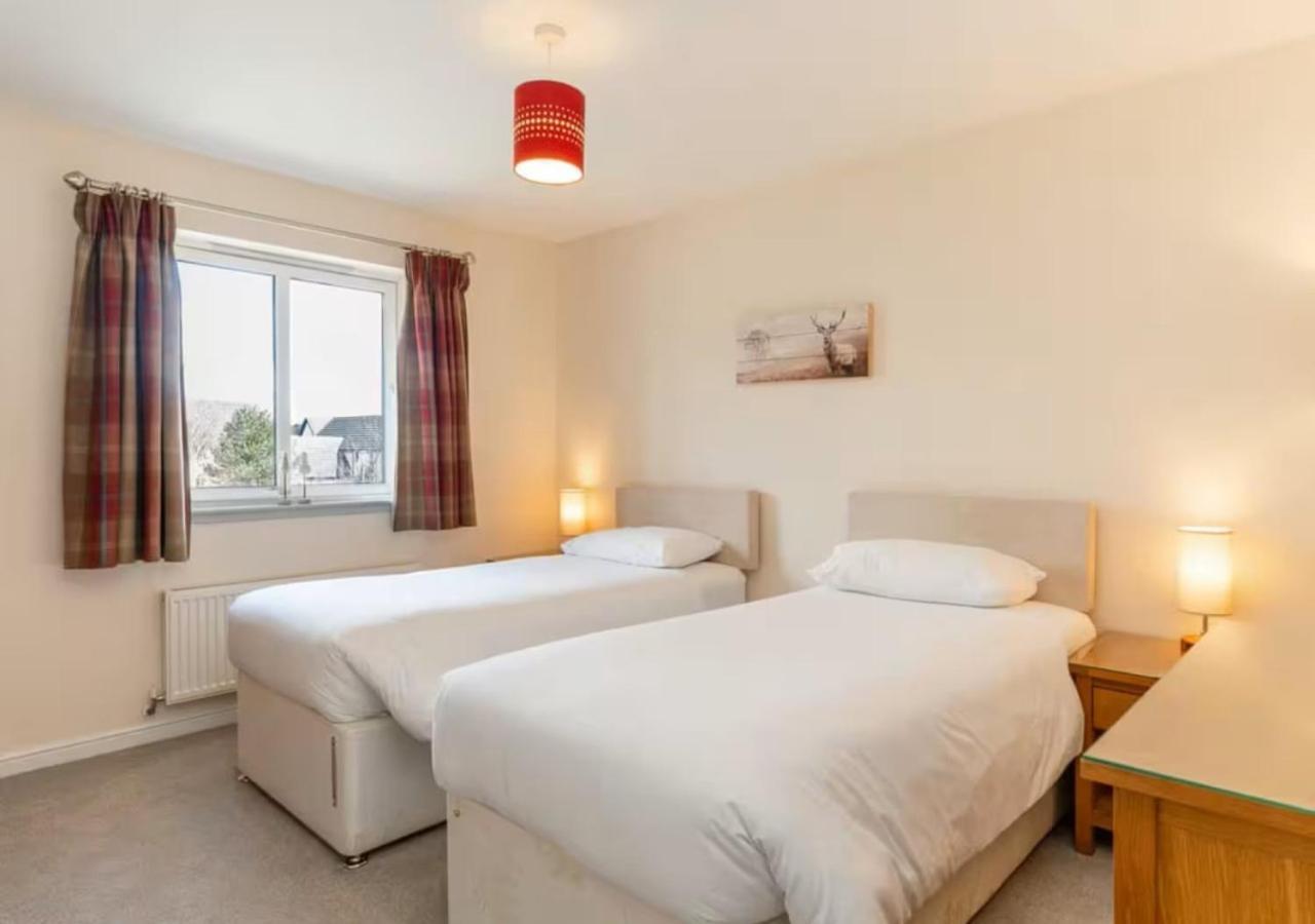 The View At No 10 Apartment Aviemore Bagian luar foto